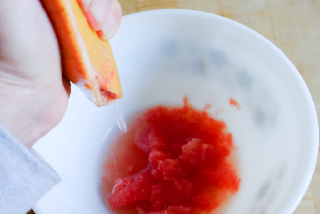 レッドグレープフルーツ・絞ります