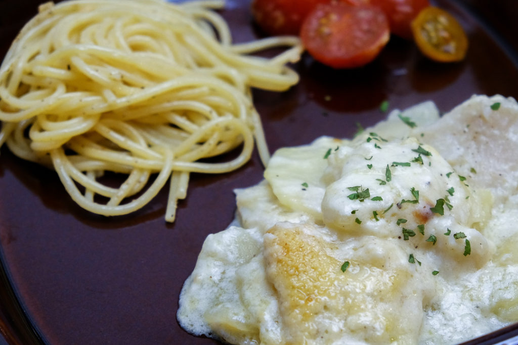 白身魚とポテトのグラタン＆ペペロンチーノ