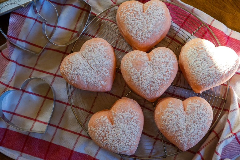 ピンクのハートパン