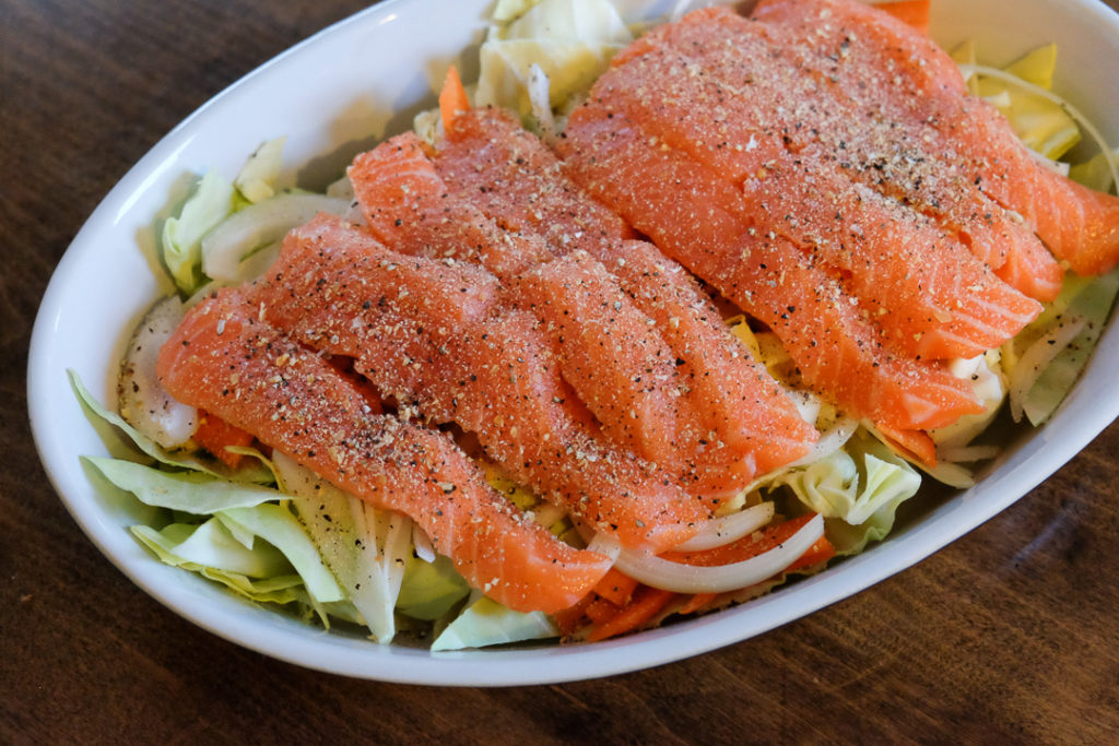 鮭とたっぷり野菜のホイル焼き・手順１