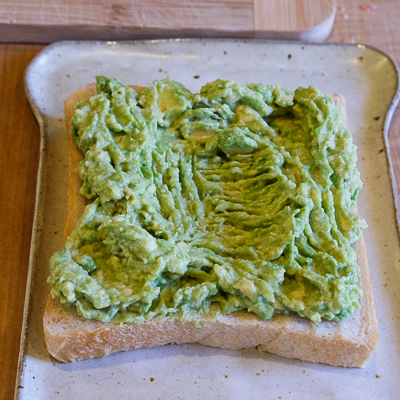 アボカドエッグトースト・手順４