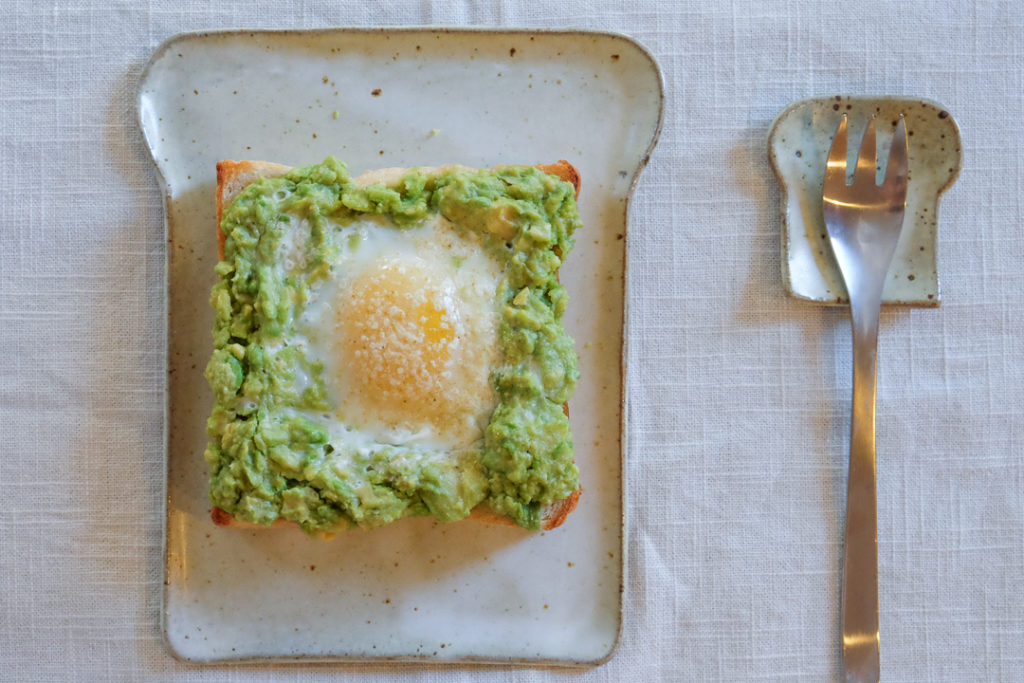 アボカドエッグトースト
