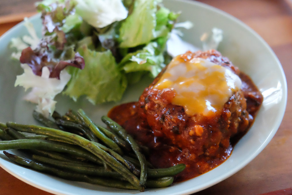 煮込みハンバーグ