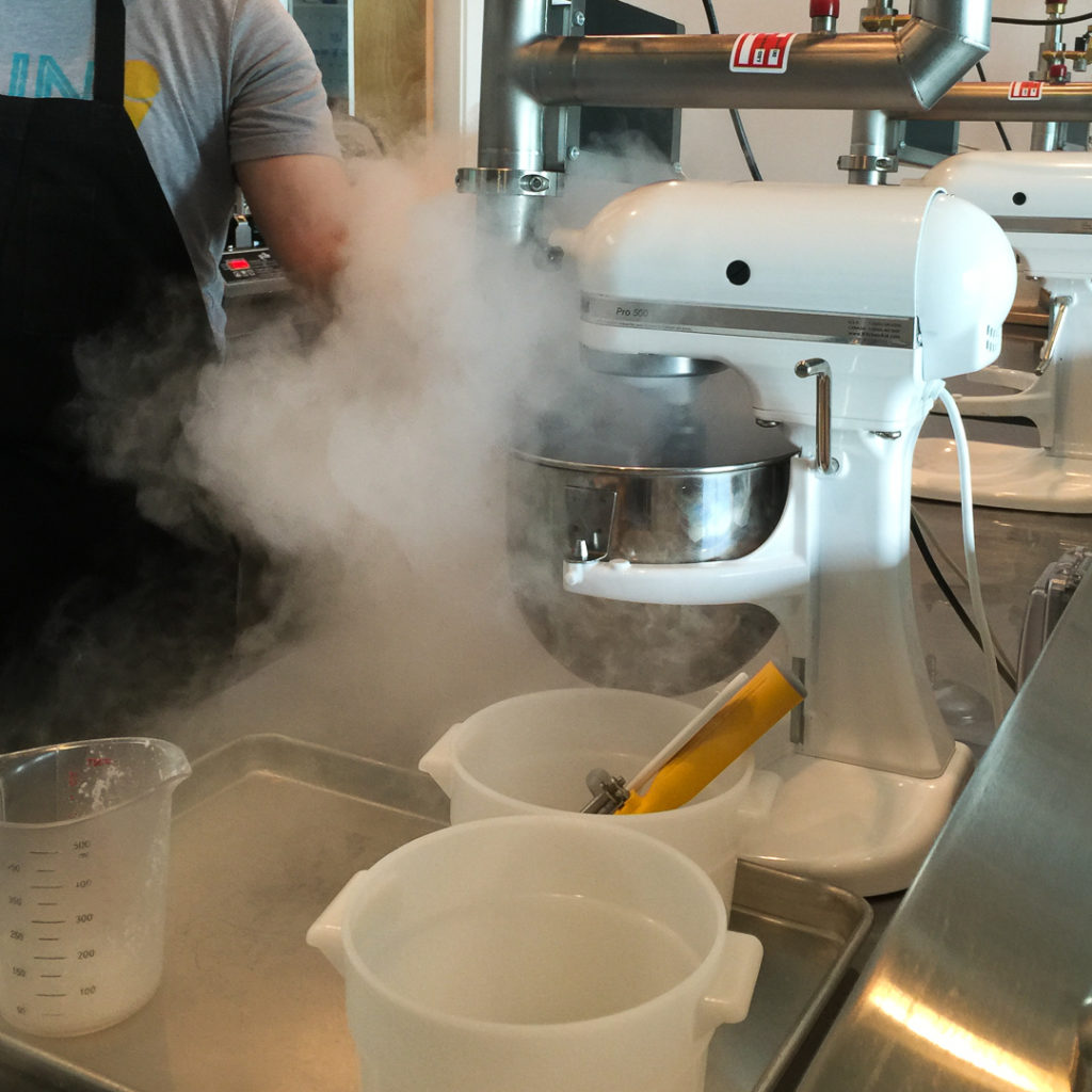 液体窒素で瞬間冷凍