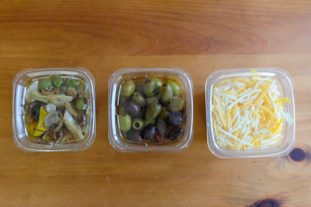 量り売りのオリーブなど