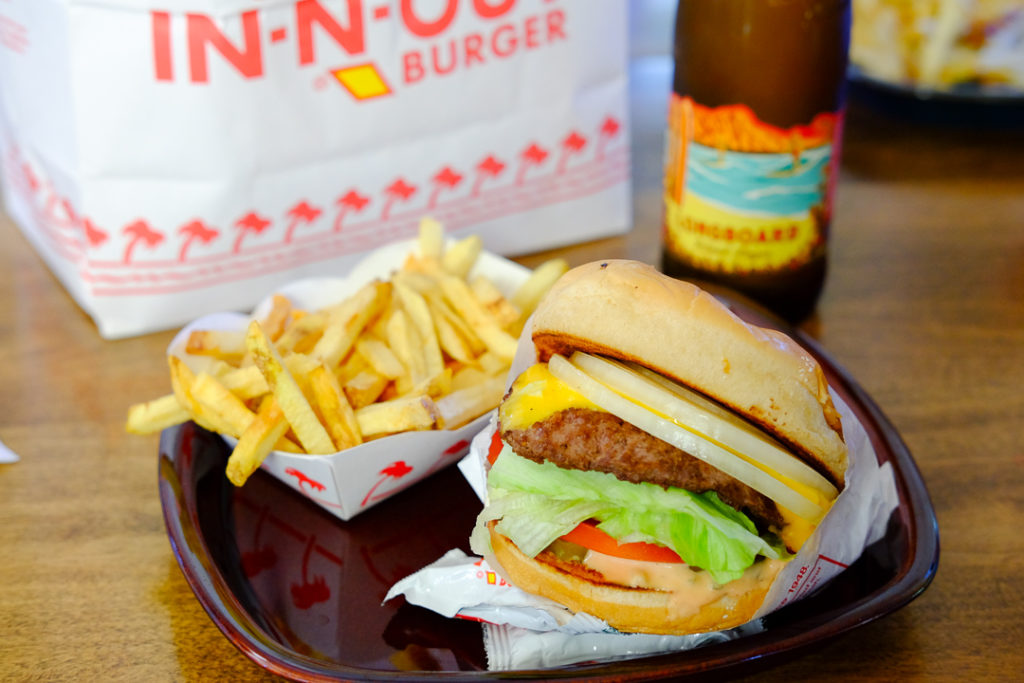 IN-N-OUT バーガー