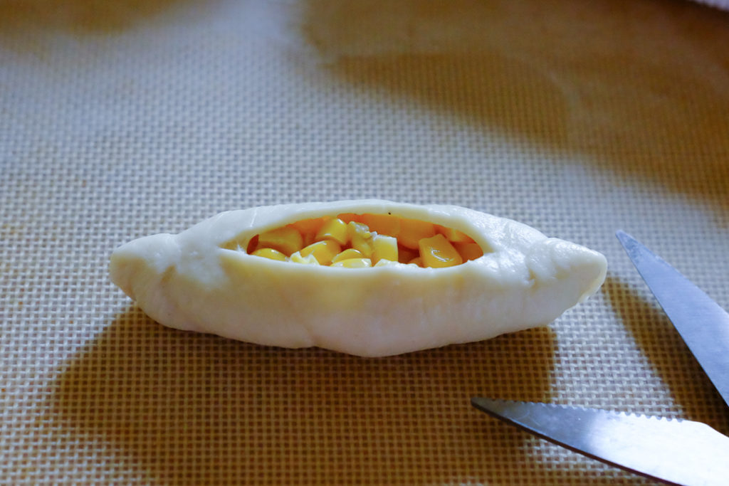 切り込みを入れます