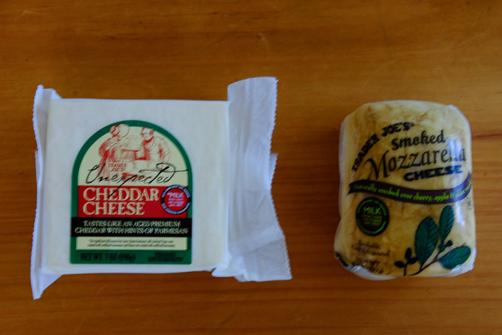 エイジドチェダーとスモークモッツァレラ