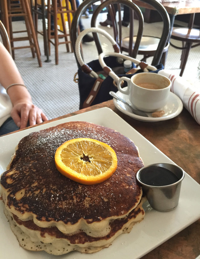 巨大パンケーキ