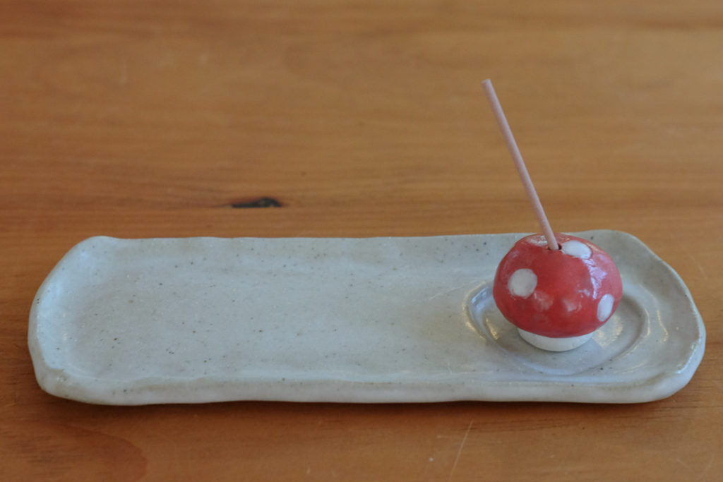 きのこ型のお香立て