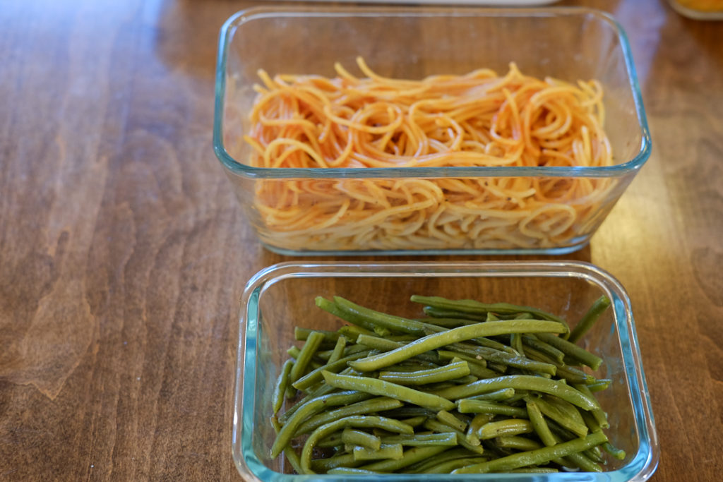 付け合わせスパゲティとくたくたインゲン