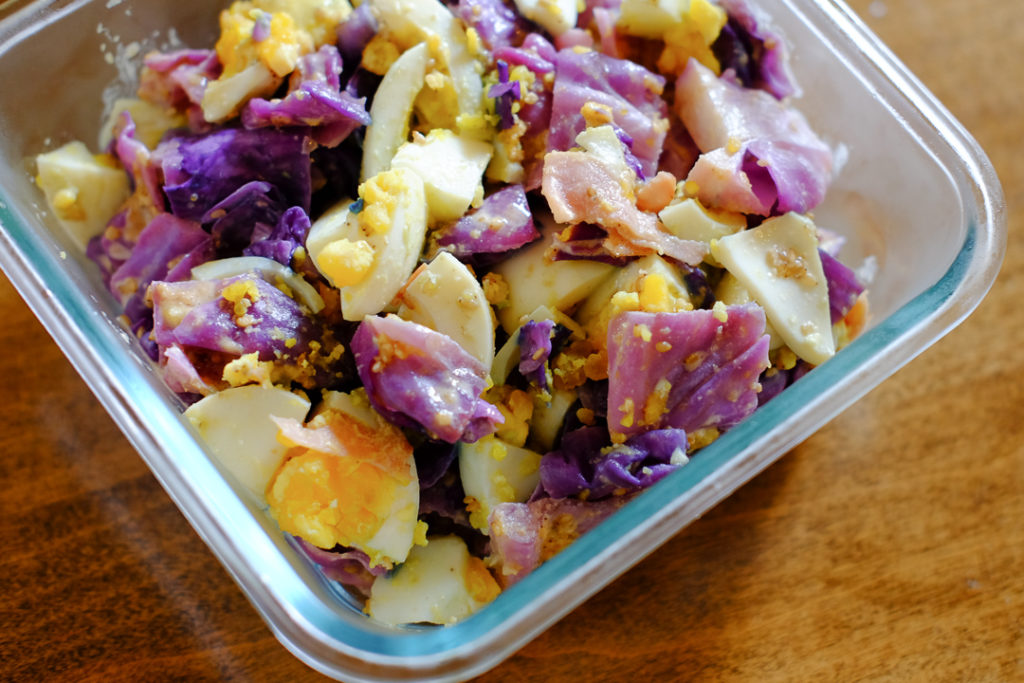 キャベツとゆで卵のサラダ