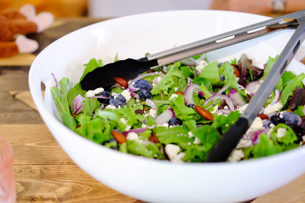 ブルーベリー入りサラダ