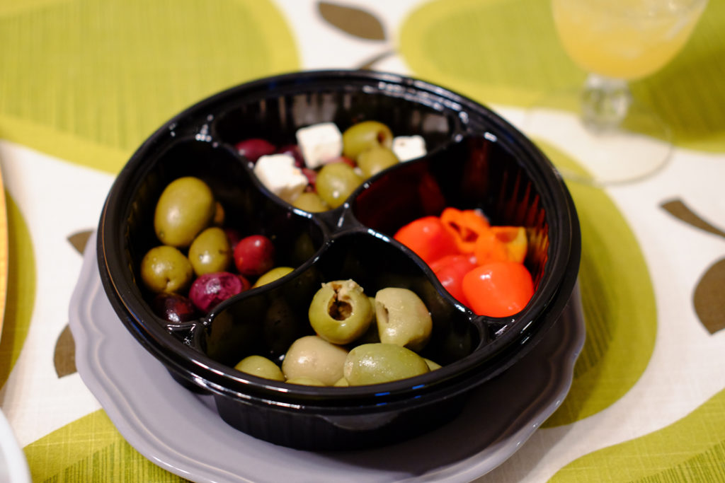 オリーブとペッパー盛り合わせ