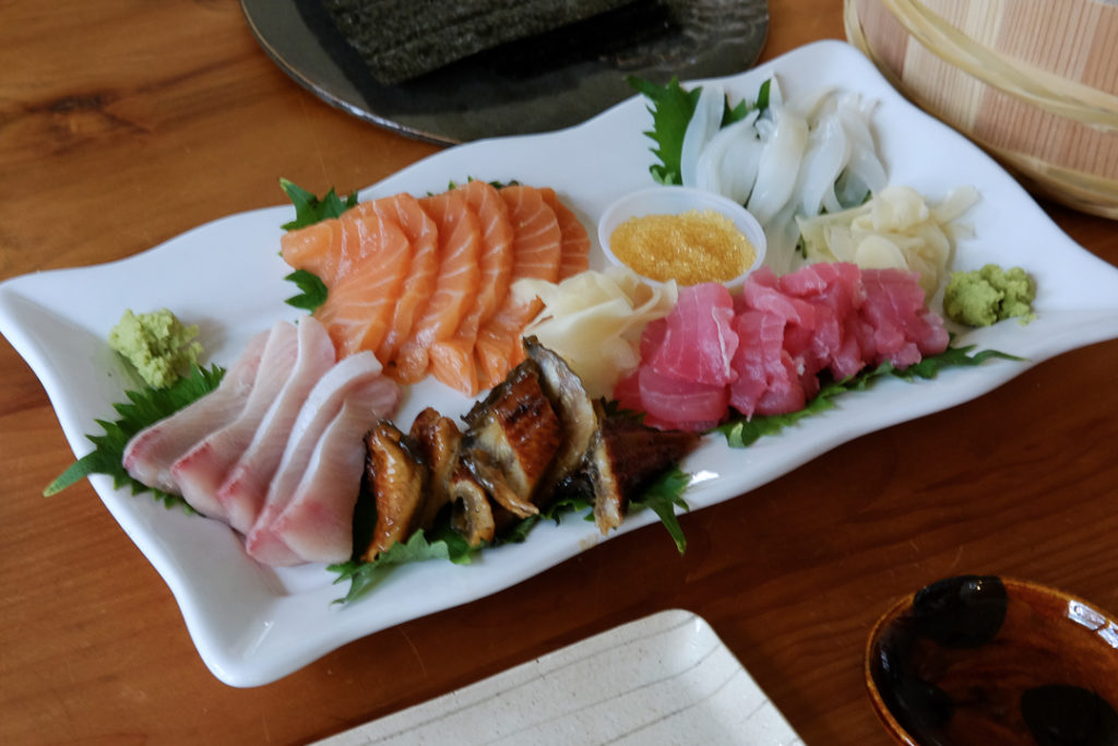 はまち、サーモン、うなぎ、まぐろ、いか、飛びっこ、など