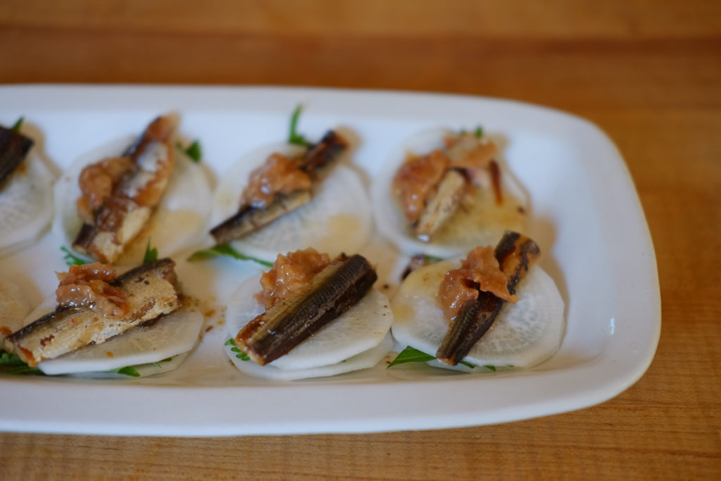 大根とオイルサーディンの前菜