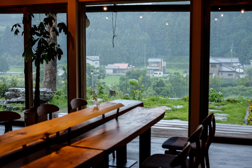 ダイニングテーブル