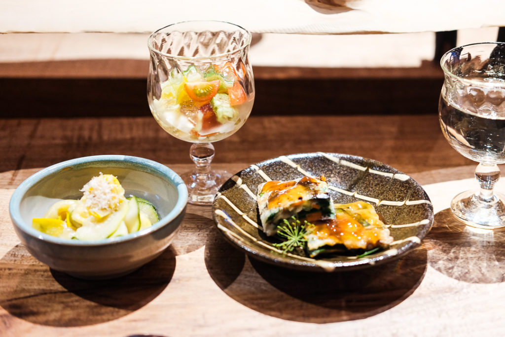 にらのおやきやトマトとオクラのアニスジュレなど