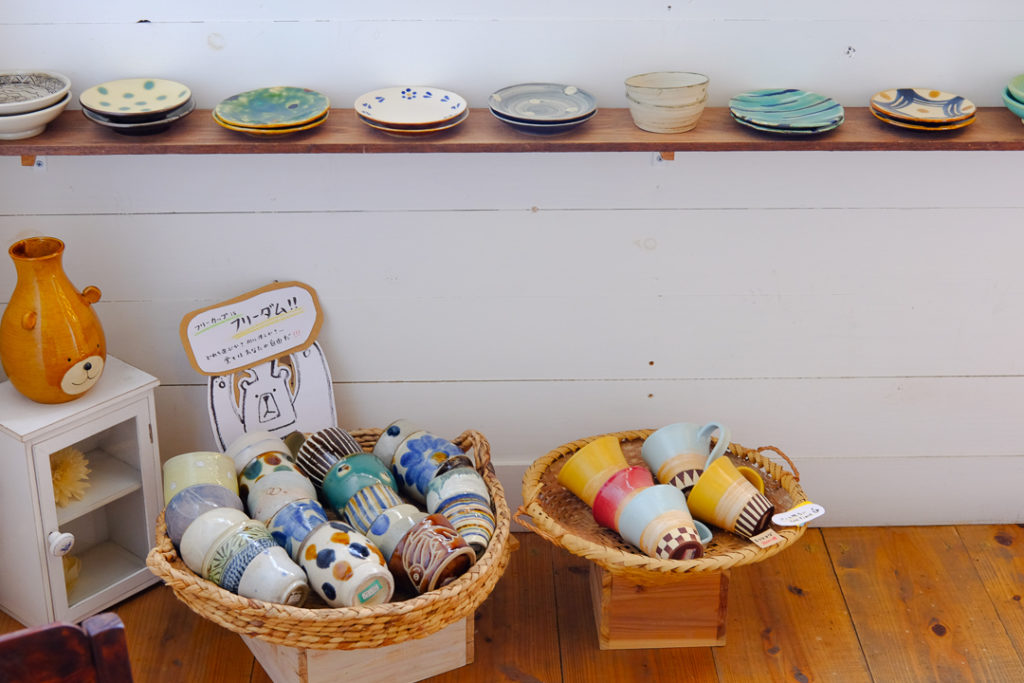 フリーカップや小皿