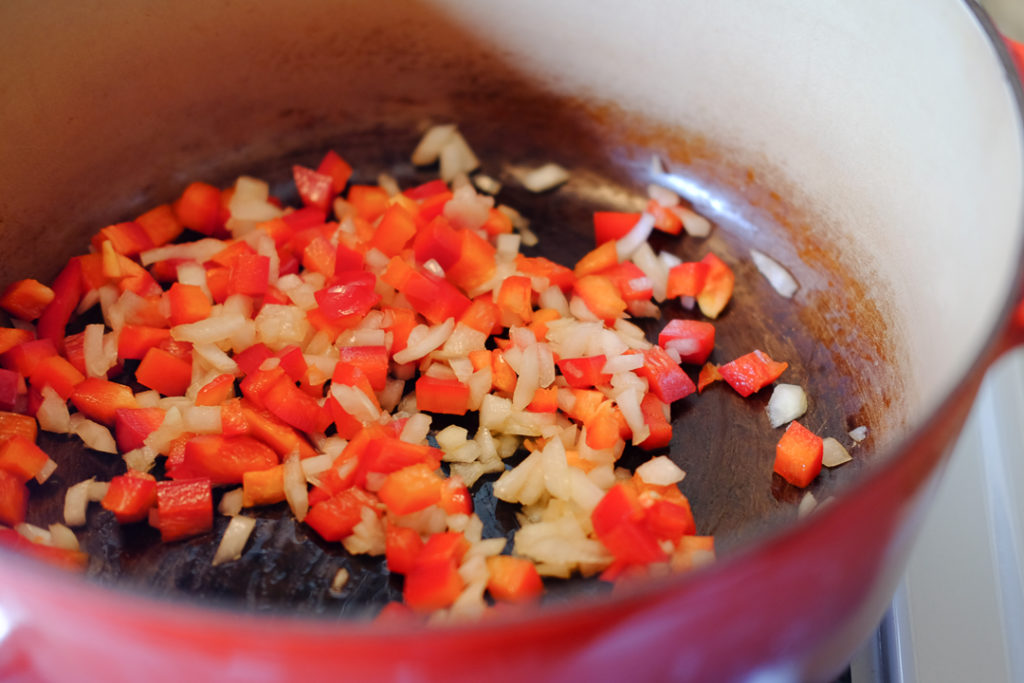 赤ピーマンと玉ねぎをプラス