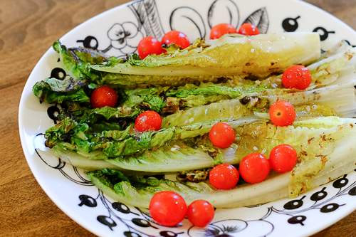 アメリカで人気♪ 焼きロメインレタスのサラダ