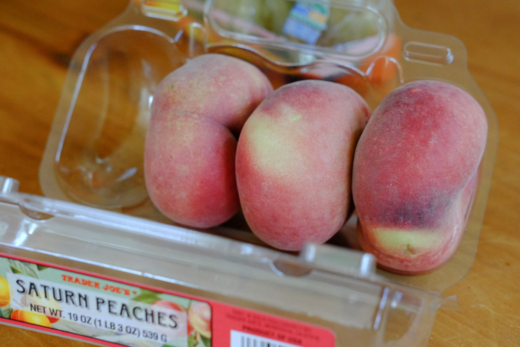 みずみずしい桃