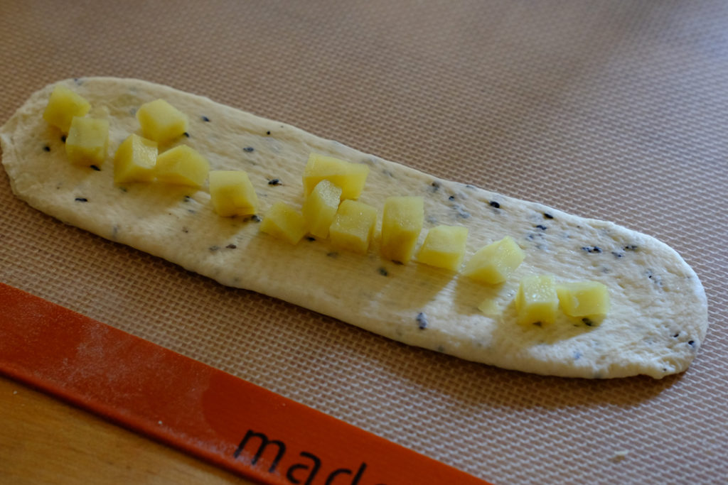 さつまいもを並べて