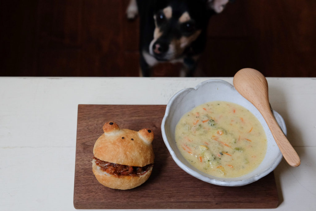 バーベキュービーフを挟んで、サンドに