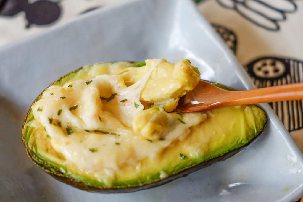 アボカドのオーブン焼き・お醤油少々