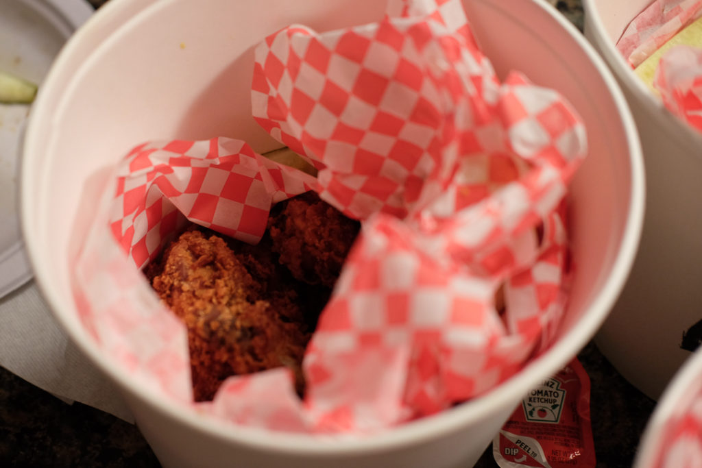 バケツ入りフライドチキン