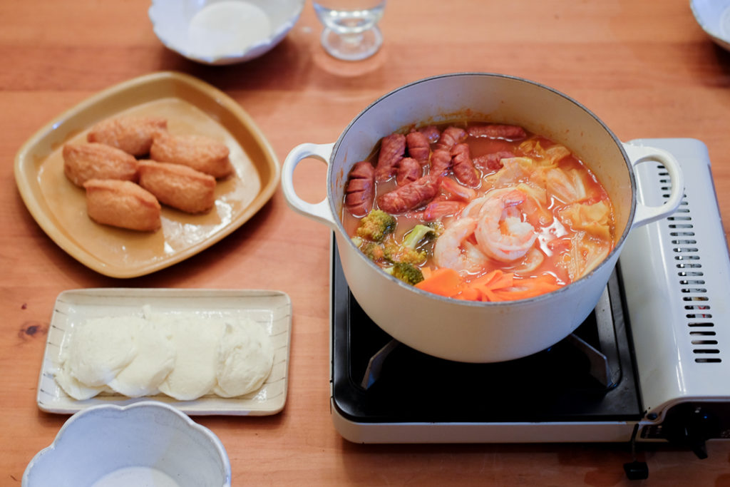 トマト鍋、とモッツァレラしゃぶしゃぶ