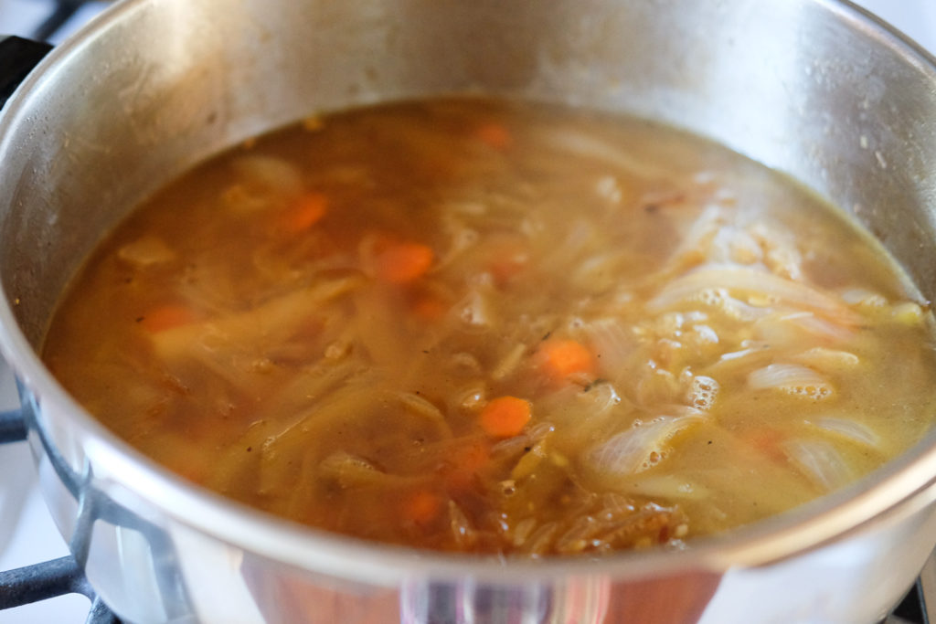 水を入れて、圧力をかけます