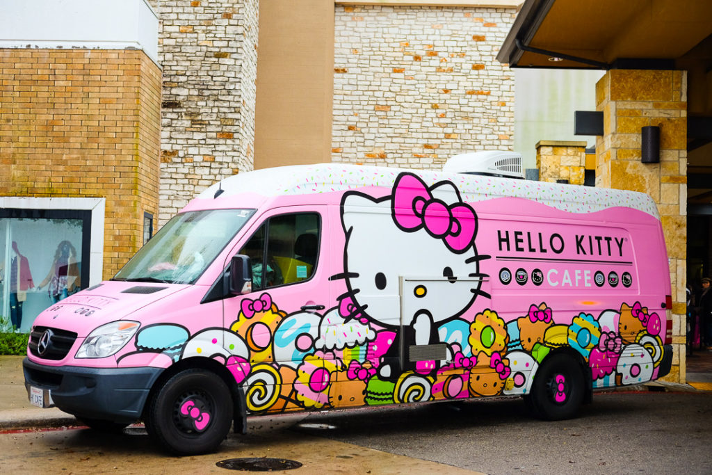 移動ハローキティカフェ