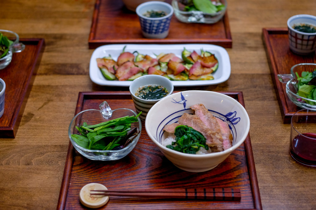 ステーキ丼の献立
