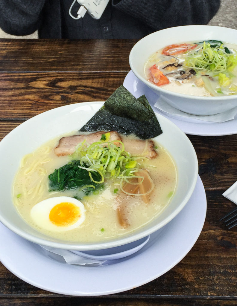 白湯ラーメンとヴィーガンラーメン