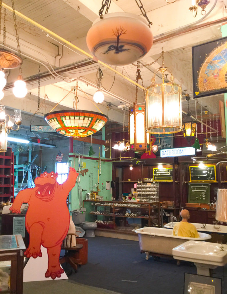 かばさんが出迎えてくれます