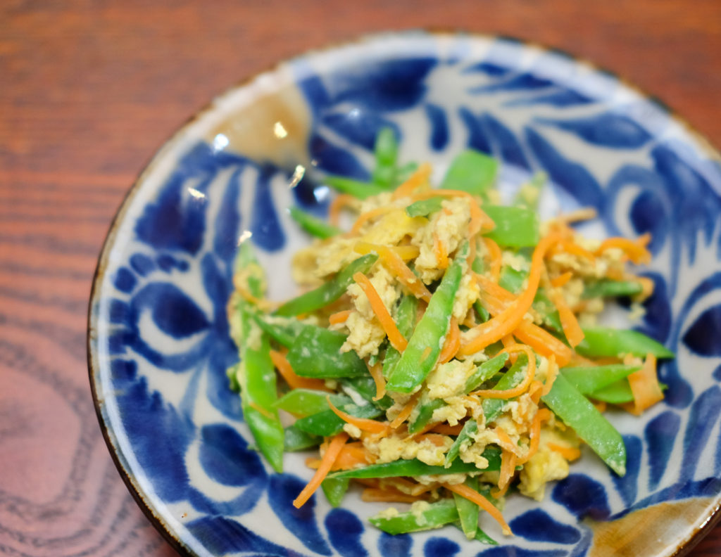 絹さやとにんじんのしりしり