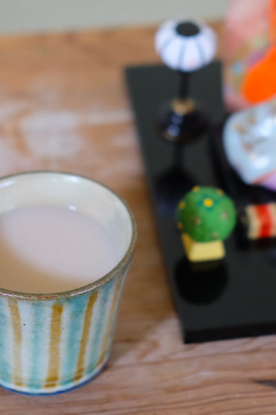 お雛様と甘酒