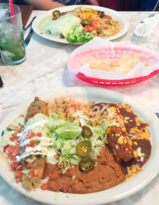 テックスメックスレストランディナー