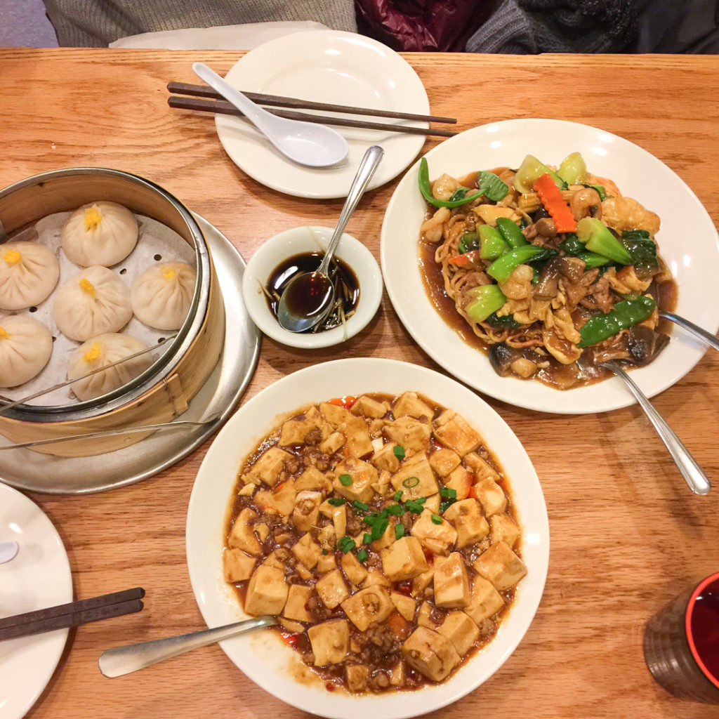 揚げ焼そばと麻婆豆腐