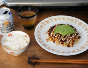 お好み焼き・アボカド乗せ