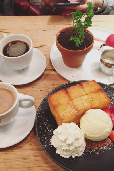 ハニートーストと植木鉢デザート