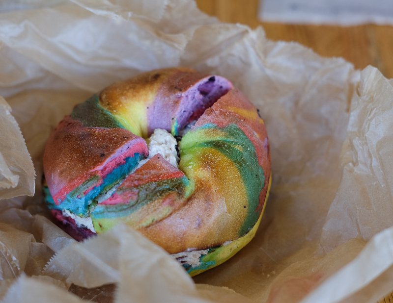 レインボーベーグルに出会えた♪