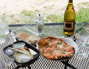 ワイナリーでランチ