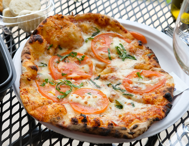 美味しい窯焼きピザ