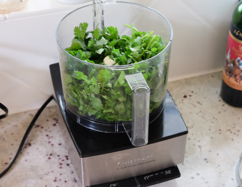 山盛りパクチー