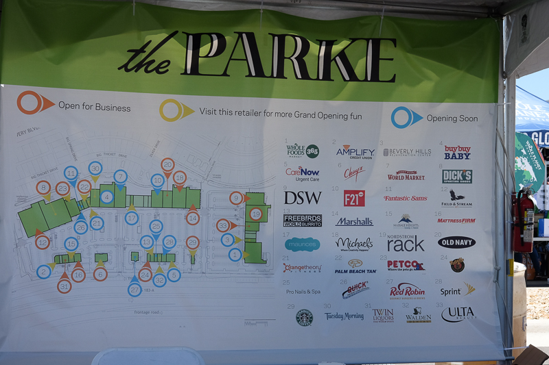 同じモール内のお店のリスト