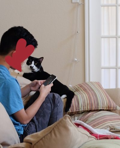 お兄ちゃんとくつろぎ中