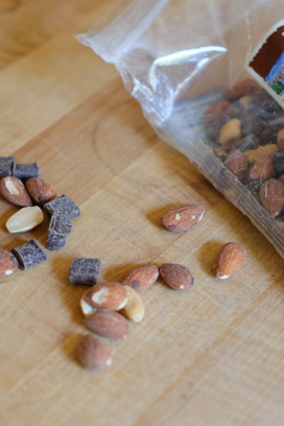 アーモンド、カシューチョコレート入り