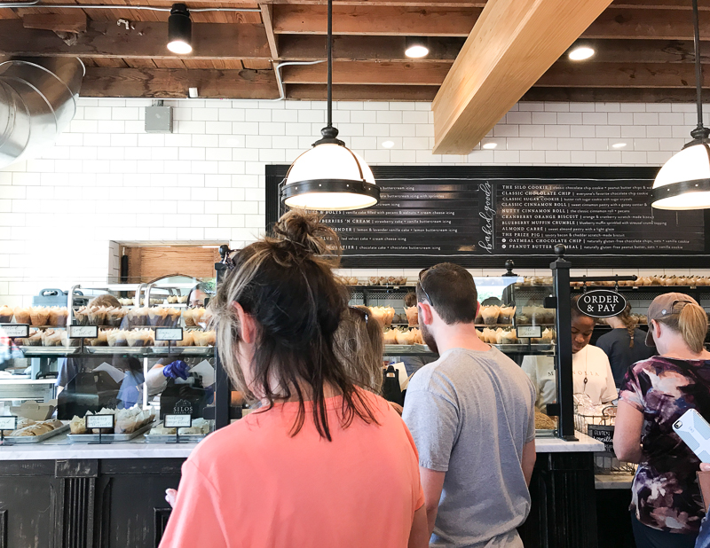 SILOS BAKING CO. の店内